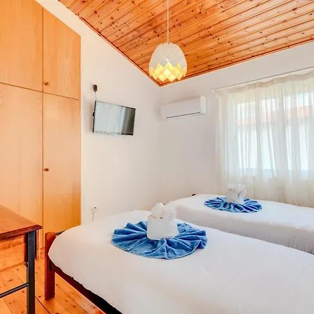 Salt & Sun Retreat בית נופש