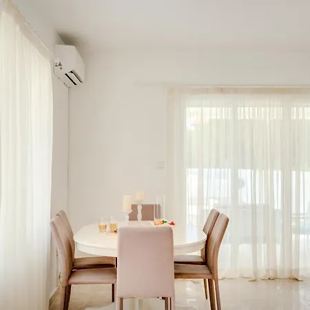 Salt & Sun Retreat בית נופש *