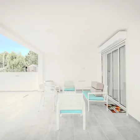 Salt & Sun Retreat פריווליה