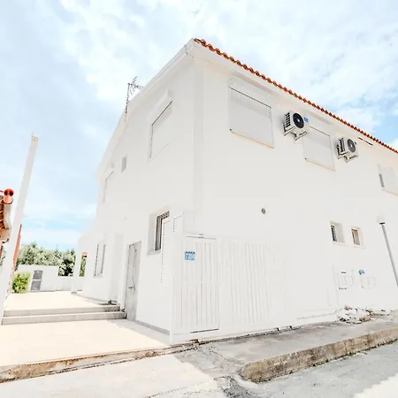 Salt & Sun Retreat בית נופש